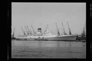 Pendennis Castle (1958), Union Castle Line, London