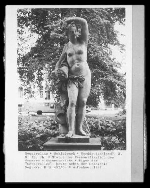 Statue der Personifikation des Sommers