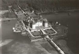Moritzburg. Schloss Moritzburg (1723-1733; M. D. Pöppelmann). Luftbild-Schrägaufnahme von Südwest