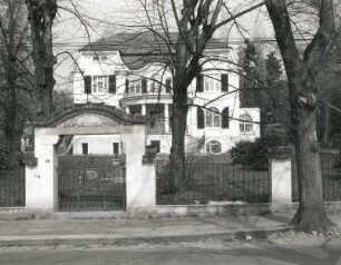 Radebeul, Augustusweg 44. Villa "Sommer" (um 1900)