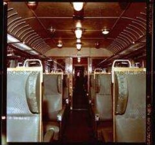Schnelltriebwagen im Berliner Ostbahnhof, Zweite-Klasse-Wagen