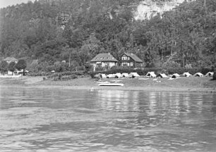 Kanulager am Elbufer : Schmilka (Bad Schandau-Schmilka). Kanulager am rechten Elbufer