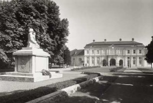 Gera, Kirchengarten : Gera. Kirchengarten. Denkmal für die Gefallenen des 1. Weltkrieges und Orangerie