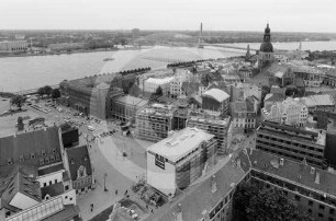 Stadtansicht Riga mit Rathausplatz und Dom von SW