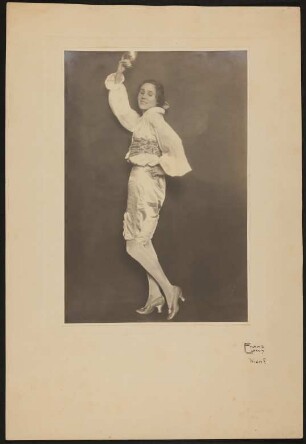 Grete Wiesenthal in Walzerfolgen aus "Der Rosenkavalier"