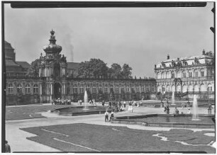 Dresden. Zwingerhof und Kronentor