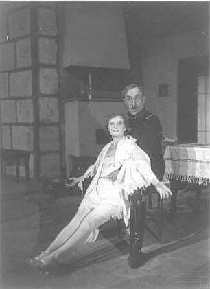 Szenenbild aus der Musikkomödie Liebe und Trompetenblasen". Dresden: Central-Theater, 13.09.1929