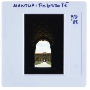 Mantua, Palazzo del Te : Tonnengewölbe und Innenhof