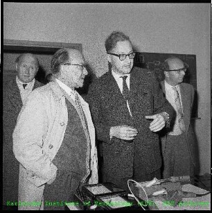 Besuch von Dr. Siegfried Balke (Bundesminister für Atomkernenergie und Wasserwirtschaft (BMAtW)) am Kernforschungszentrum Karlsruhe (KfK)