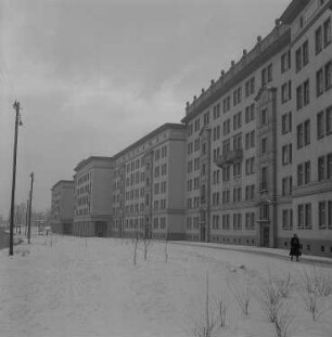 Blick auf die Fassade des Ringbaus