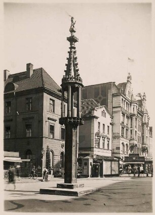 Breslau (heute: Wroclaw) Niederschlesien. Der alte Pranger vor dem historischen Rathaus am Großen Ring
