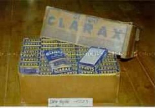 Packung "Clarax - zum Einweichen Putzen und Scheuern" im Karton