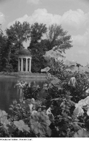 agra-Park, Blick zum Monopteros