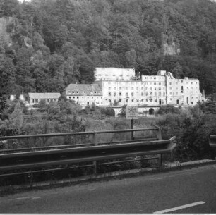 Reinhardtsdorf-Schöna, Nr. 105. Malzfabrik (ehem. Schiebmühle; 1701/1715, Umbau 1890). Elbseite