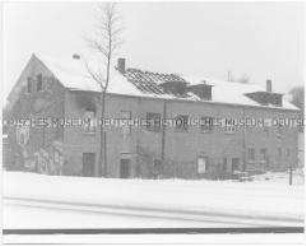 Haus mit bemalter Wand (Altersgruppe 14-17)