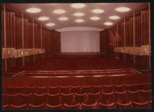 Stadthalle, Mülheim an der Ruhr Umbau: Theatersaal / Zuschauerraum, Blick auf Bühne