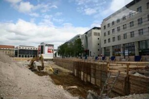 Dresden-Altstadt. Prager Straße. Baugrube auf dem Grundstück des ehemaligen Centrum-Warenhauses