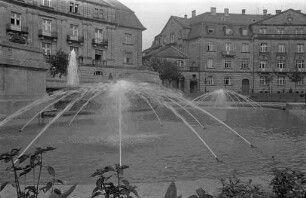 Installation von Wasserspielen auf dem Haydnplatz.