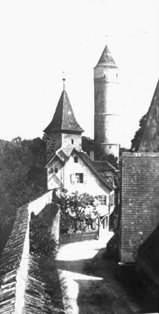Dinkelsbühl, Grüner Turm und Stadtmauer