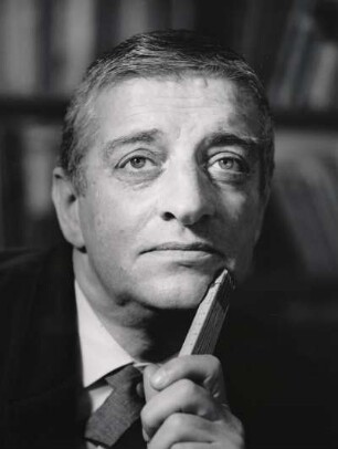Bernhard Pfau