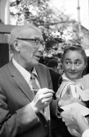22. Tagung 1972 Mediziner; Beim Bayrischen Frühstück: Edward L. Tatum, R. Schmid