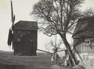 Obercunnersdorf. Heinrichsmühle, Bockwindmühle. Ansicht vom Gehöft
