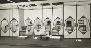 Ausstellungskojen mit Stühlen (1976; VEB Stilmöbel Neuhausen sowie VEB Stil- und Polstermöbel Rabenau)