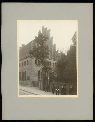 Gymnasium Zum grauen Kloster, Berlin: Ansicht Turnhalle von der Straßenseite
