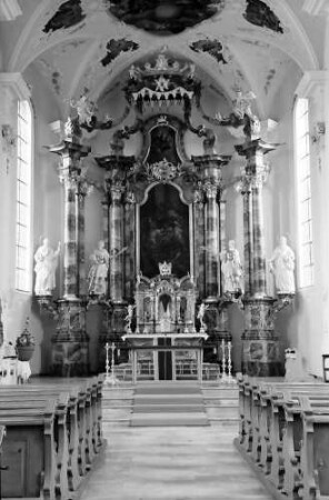 Herbolzheim: Renovierte Pfarrkirche; Innenraum; Altar