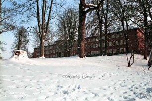 Bangertstraße: Stormarnhaus: Westfassade im Winter