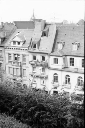 Freiburg: Neubau im Sanierungsgebiet, Schloßbergring 8, Architekt Lange