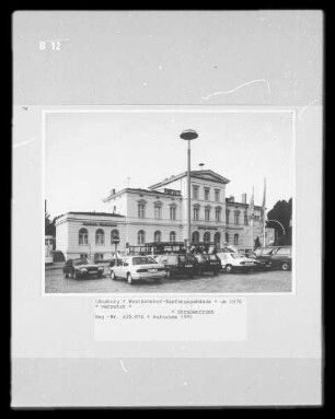 Westbahnhof-Empfangsgebäude