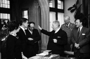 Freiburg: Regierungspräsidium; Bundessieger bei Berufswettkampf des Handwerks, Jörg Bollin beim Regierungspräsidium
