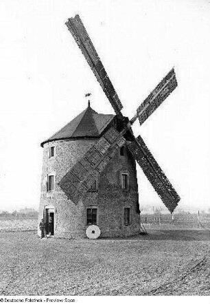 Turmwindmühle : Großdobritz (bei Großenhain). Turmwindmühle