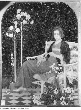 Zwintscher, Adele