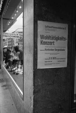 Wohltätigkeitskonzert des Karlsruher Luftwaffenmusikkorps 2 zu Gunsten der Aktion "Karlsruher Sorgenkinder" am 3. November 1973 im Großen Saal der Stadthalle