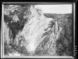 Schlucht mit Wasserfall