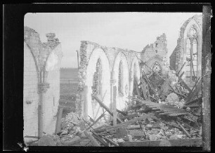 Kirchenruine Givenchy-en-Gohelle (Dep. Pas-de-Calais, Frankreich)