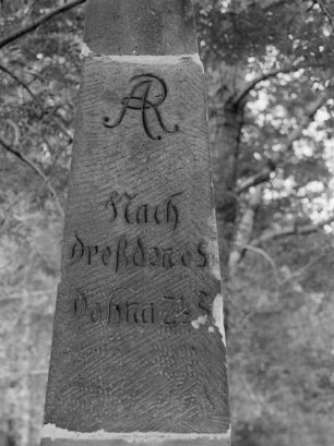 Göppersdorf, Postmeilensäule, Entfernungsangaben