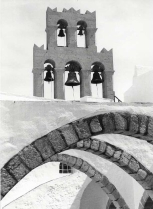 Glockenturm im Bereich der Klosteranlage Johannes Theologes, Patmos