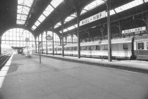 Kiel: Hauptbahnhof, Hallen