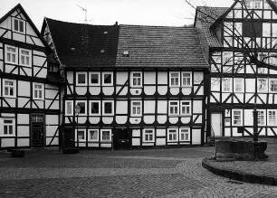 Bad Sooden-Allendorf, Brunnenplatz 6, Brunnenplatz 8