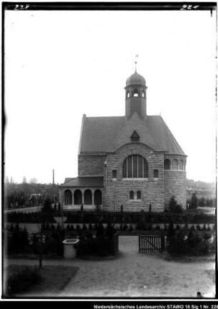 Martinskapelle auf dem Hauptfriedhof an der Lindener Straße, 1917 erbaut (ein Positivabzug vorhanden)