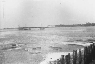 Strand von Kilwa bei Ebbe : Meereslandschaft bei Ebbe mit Booten