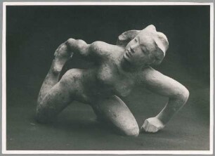 Kriechende, 1922, Gips, farbig gefasst