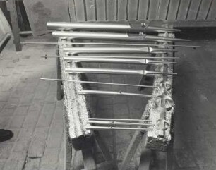 Dresden-Neustadt. Jehmlich Orgelbau Dresden GmbH. Spritzraum. Ablage für Metallpfeifen, Draufsicht