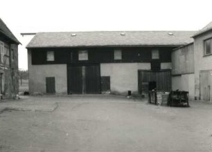 Malschendorf-Krieschendorf, Krieschendorfer Straße 3. Dreiseithof (um 1850). Hoffront der Scheune