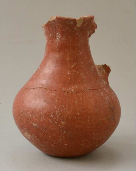 Clay vessel with handle