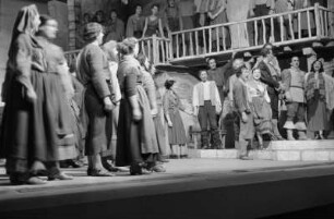 Szenenbilder aus "Bolero" von E. Schmidt, Metropol-Theater 1952