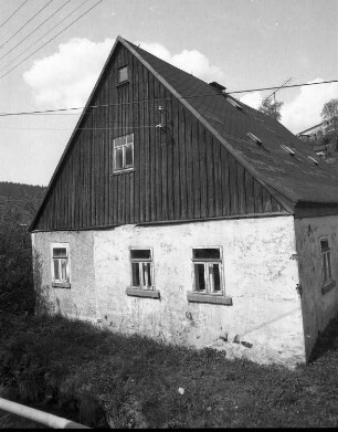 Muldenhammer-Tannenbergsthal, Klingenthaler Straße 33. Wohnhaus. Ansicht der Giebelseite